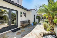 9 Mi to Beach: Pet-friendly Apt in San Diego!