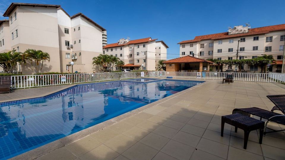 Apto a 300 m da Praia do Sul com Piscina e Quadra