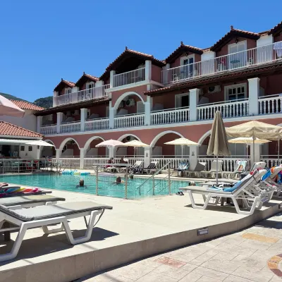 Giannis Studios Hotels near Alykes Beach