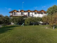 La Casetta Sull'Albero - Happy Rentals Hotels in Albenga