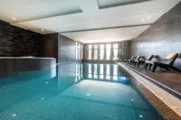 Nemea Appart'Hotel Sunset Nice Arenas - Yüzme Havuzu