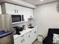 Cozy Two Bedrooms Basement Suite -  Privatzimmer