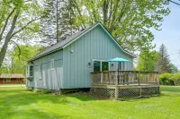 2 Mi to Lake Huron: Classic Home w/ Private Deck - Homestays