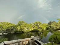 4BR Home with Private Dock on Warm Spring Fed Canal with Gulf Access