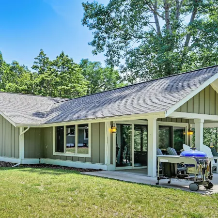 Riverwood South Haven Retreat on 10 Acres