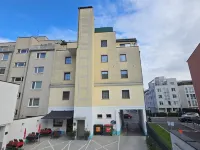 هوتل كوينيغ Hotels near 11.سِمرنج