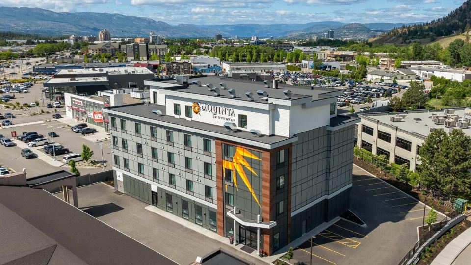 La Quinta Inn & Suites By Wyndham Kelowna Bc