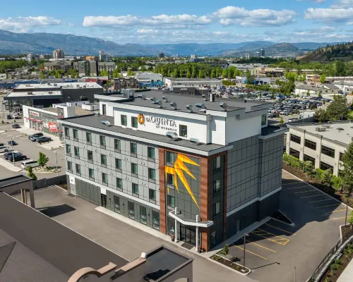 La Quinta Inn & Suites By Wyndham Kelowna Bc Hotels near Black Mountain