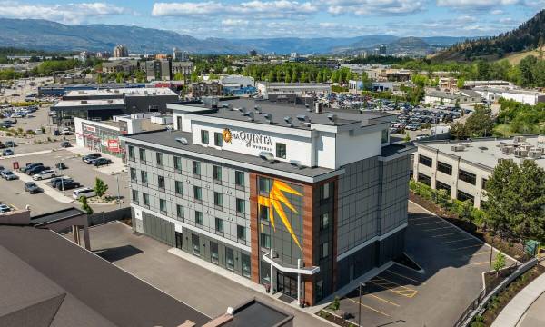 La Quinta Inn & Suites By Wyndham Kelowna Bc