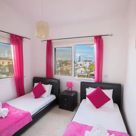 Protaras Holiday Villa Ds54 / 3 Bedroom Villa in the Center