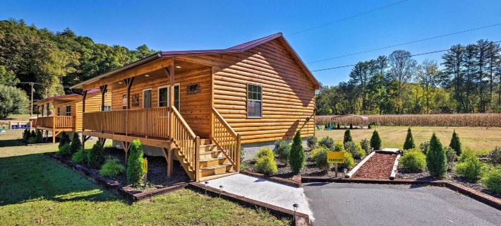 5 Mi to Dtwn: Bryson City Cabin w/ Resort Perks! Отели в г. Суэйн