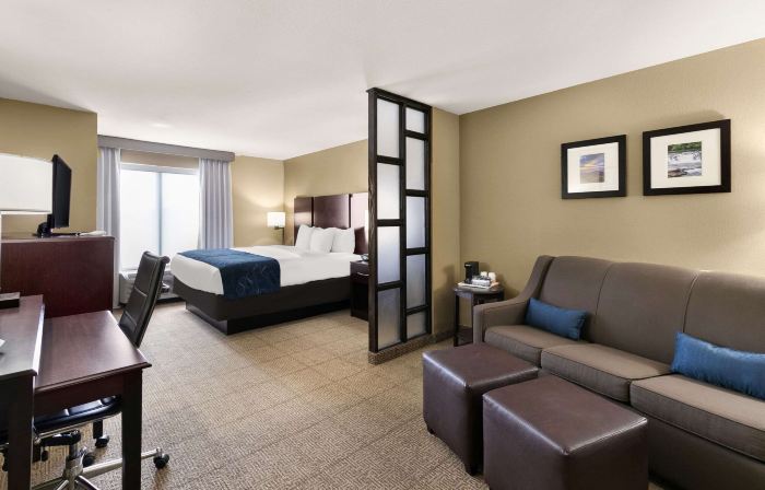 Comfort Suites