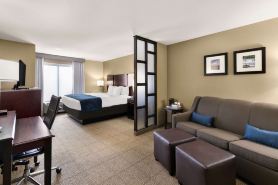 Comfort Suites