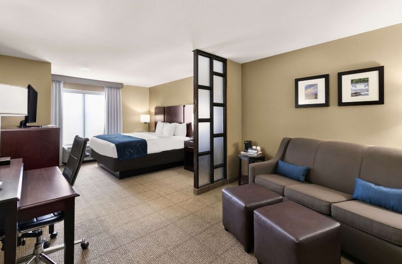 Comfort Suites