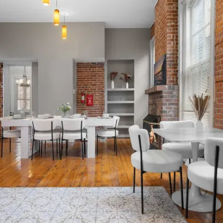 Walk to Allentown With Free Parking WFH Space