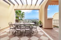 BVQ - Stunning Sea & Golf View Terrace - 4성급