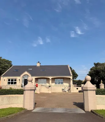 The Perfect Countryside Getaway at the Causeway Lodge - Homestays