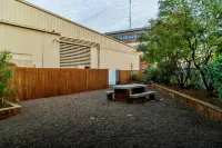 Family Garden Inn & Suites - Airport Shuttle
