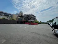 Biwako No Senmatsu - parking