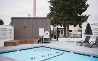 RSVP Hotel - Pools