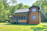 Fire Pit & Screened Porch! 3.5-acre Nevis Retreat - Хоумстей