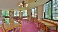 Petit Hotel Iris - Homestays