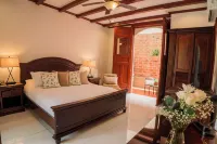 Hotel Plaza Colon - Granada Nicaragua - 3-Star