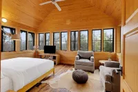 Modern Cabin - Private Mountaintop Location, Hot Tub, Outdoor Shower, Fireplace - Chalets