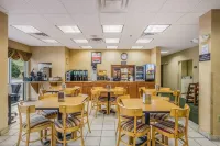 Econo Lodge - Desayuno