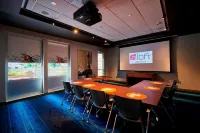 Aloft Cleveland Airport - Airport Shuttle