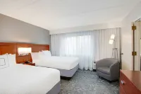 Courtyard by Marriott Savannah Midtown - سبا