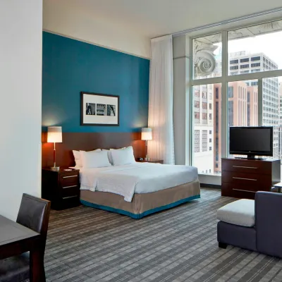 Residence Inn Milwaukee Downtown Các khách sạn gần Nhà hát Riverside Theater