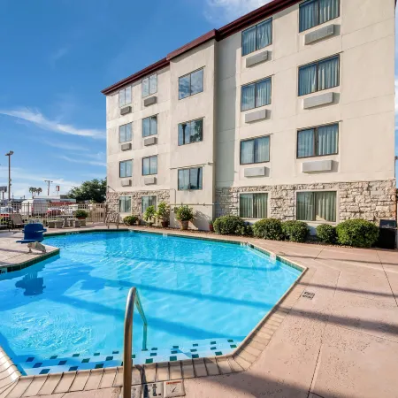 Red Roof Inn Laredo