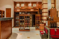 Sheraton Club des Pins Resort - bars