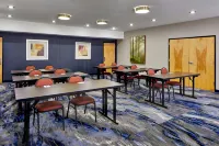 Fairfield Inn & Suites Gainesville - parking