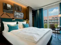 Motel One Hamburg-Fleetinsel Hotels near Baumwall underground station