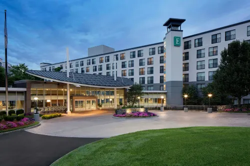 엠버시 스위트 바이 힐튼 보스턴 말보로 - 주차장