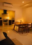 Spacious 3-Bedroom House with Shared Pool Near Mega Bangna and Suvarnabhumi - บังกะโล