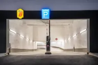 Super 8 by Wyndham Augsburg - Bãi đậu xe