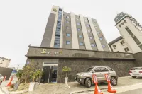 Iksan Fourseason Hotel - Motels