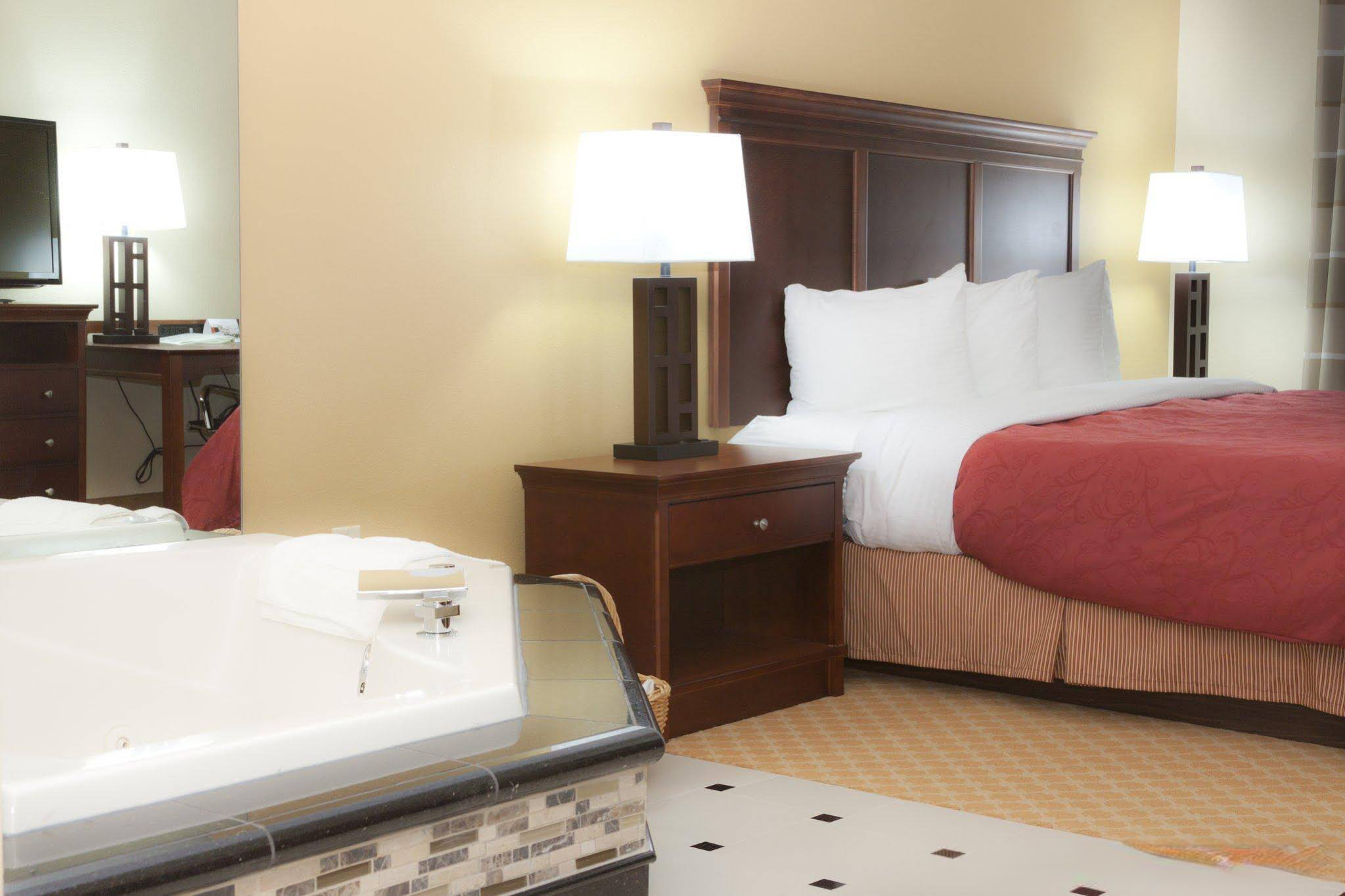 Country Inn & Suites by Radisson, Macedonia, Oh