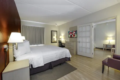 Red Roof Plus+ Gainesville