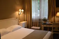 Hotel de La Treille Hotels in La Madeleine