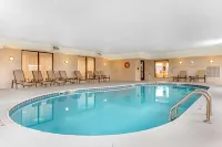 Comfort Suites Findlay I-75 Near Sports Complex - Pools