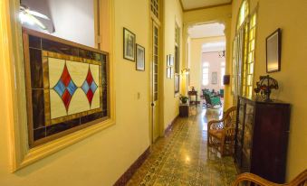 Casa Miriam y Sinaí, Room 1, Comfy Bedroom at Havana's Heart