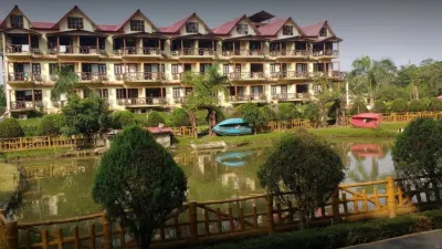 Hotel Dreamland,Lataguri Hotels near Dhologram Baruni Mela