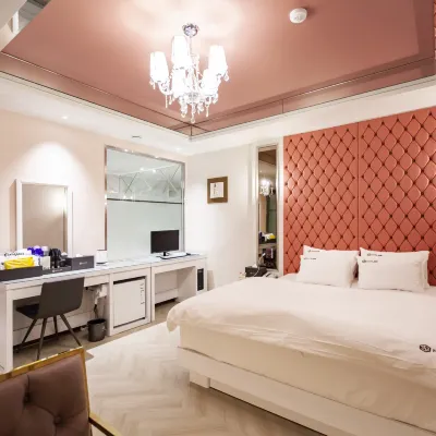 Deagu Seongseo Hotel Kim Отели рядом с достопримечательностью «Станция метро Daegu»