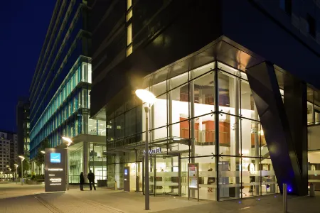 Novotel London Paddington Отели рядом с достопримечательностью «Leighton House Museum»