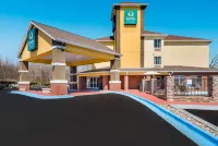 Quality Inn & Suites Huntsville Research Park Area Các khách sạn ở Huntsville
