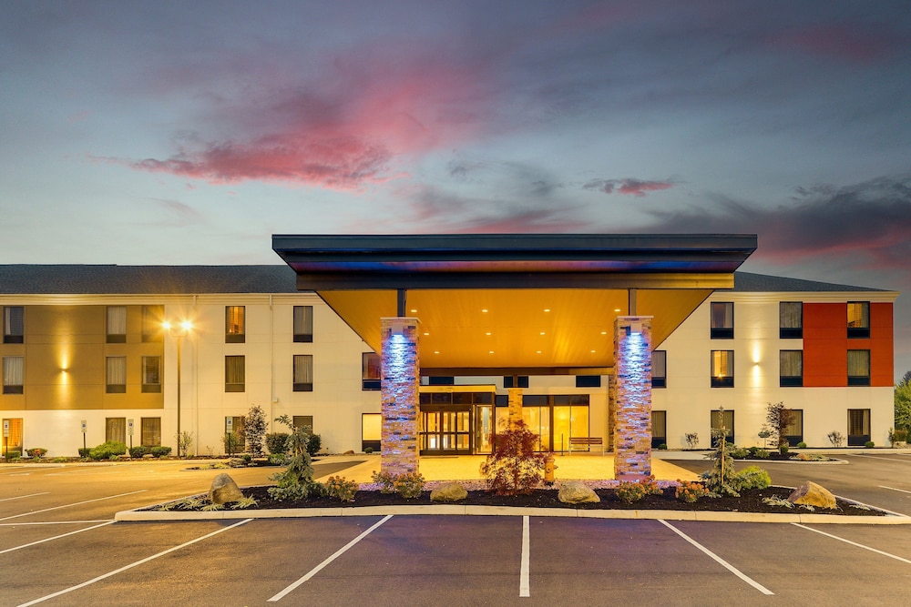 Holiday Inn Express & Suites Troy, an Ihg Hotel